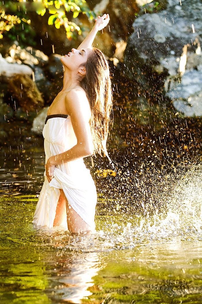 Marie Avgeropoulos in Kazan