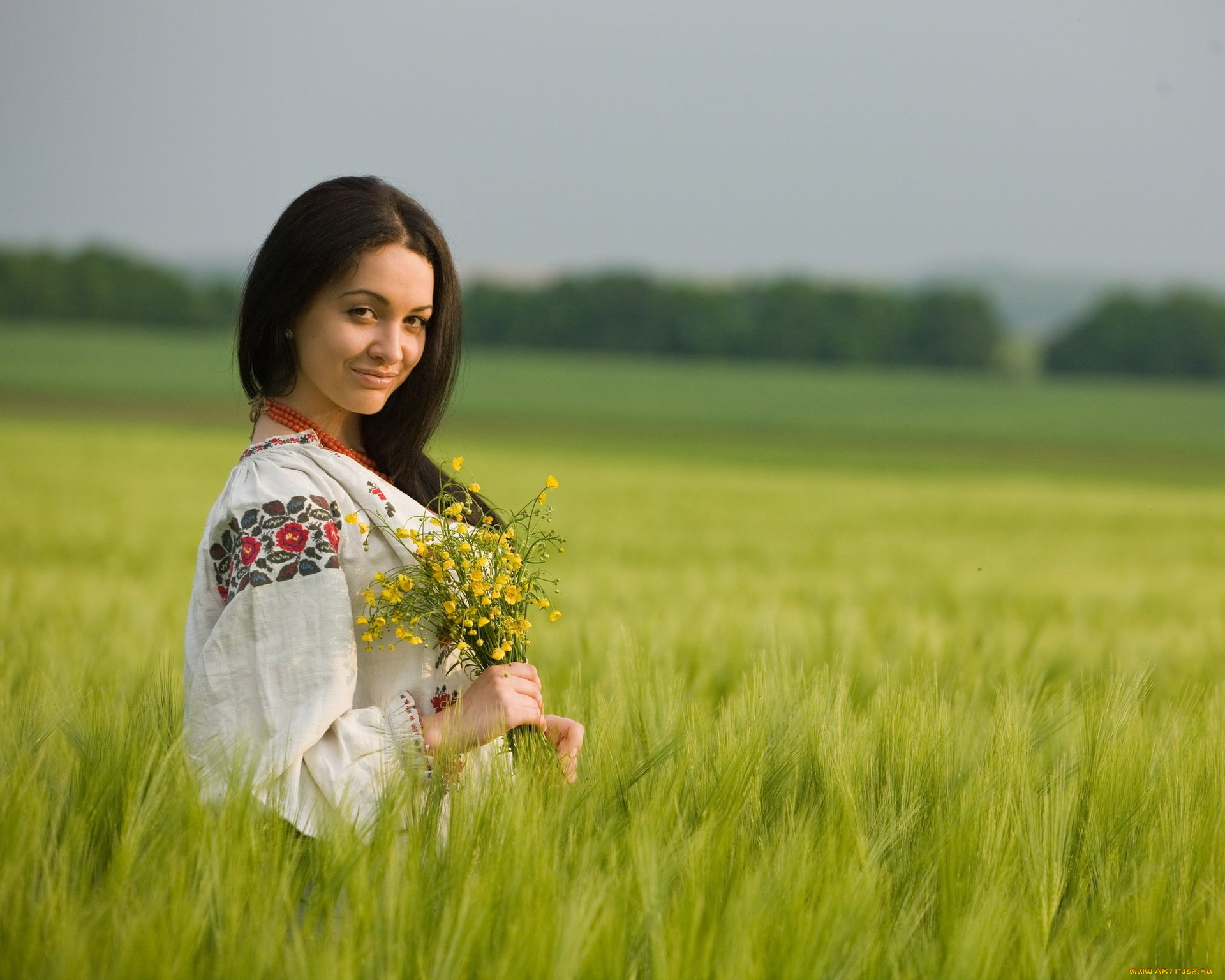 Women in Slavic costumes in Kazan