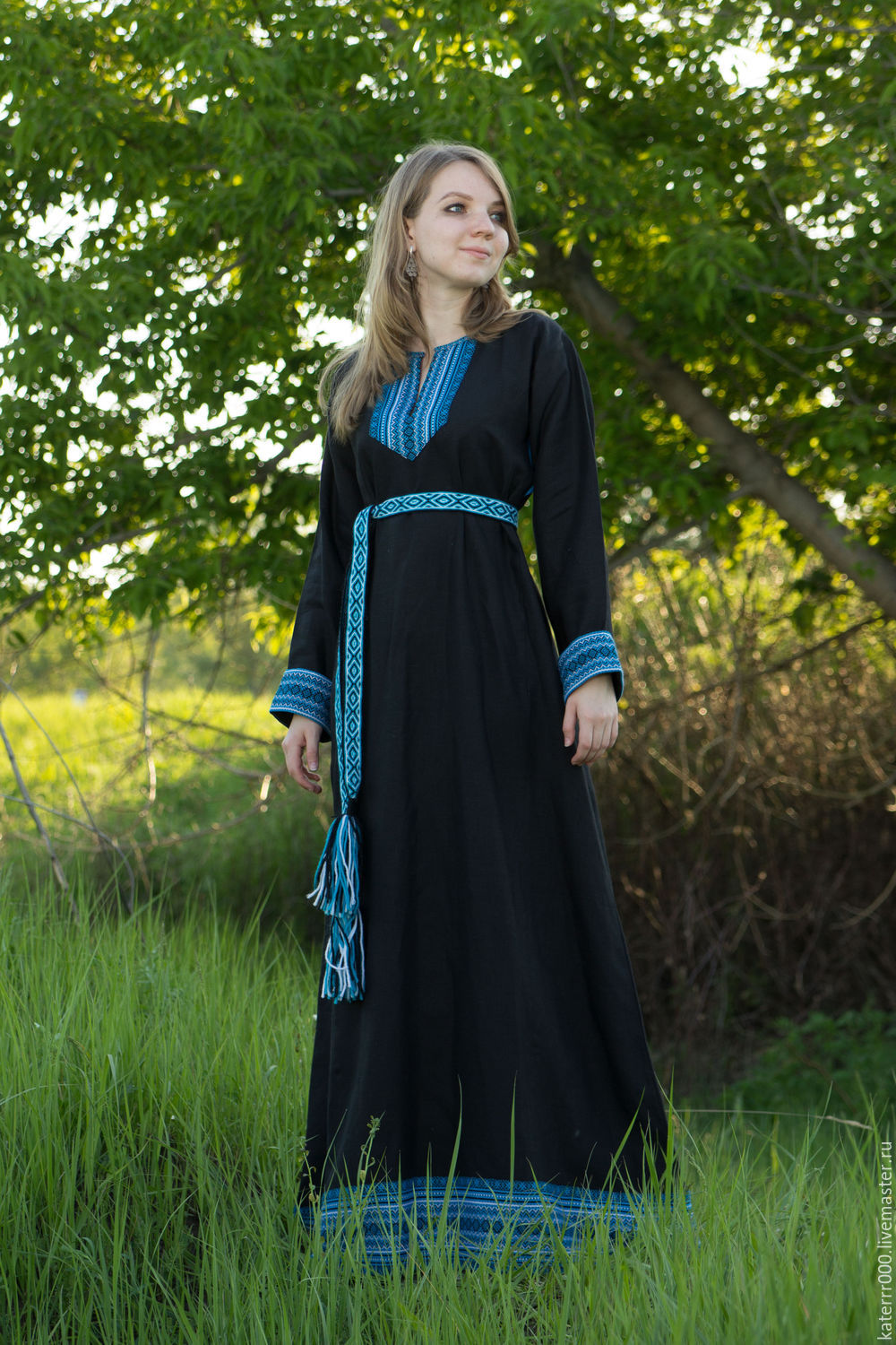 Women in Slavic costumes in Kazan